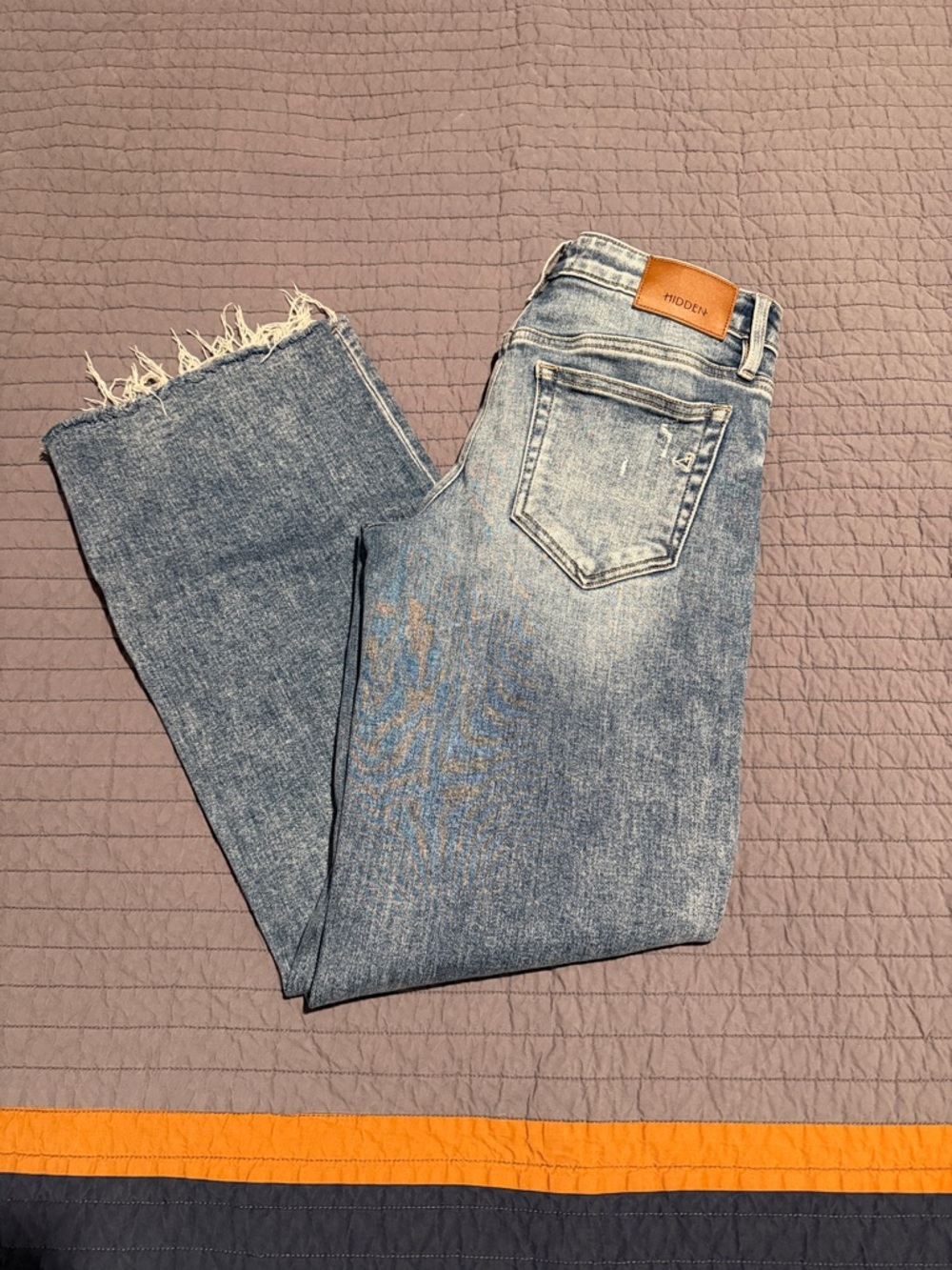 HIDDEN Retro Light Blue Cropped Frayed-Hem Jeans